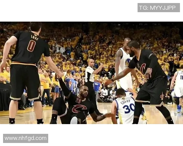 骑士与勇士精彩对决视频播放回顾及赛季分析